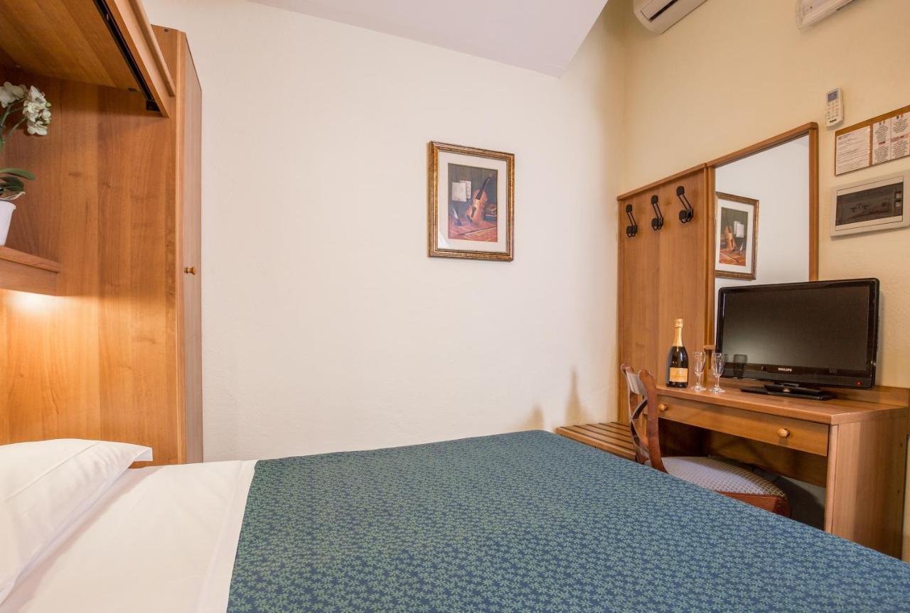 רומא Hotel Trastevere מראה חיצוני תמונה