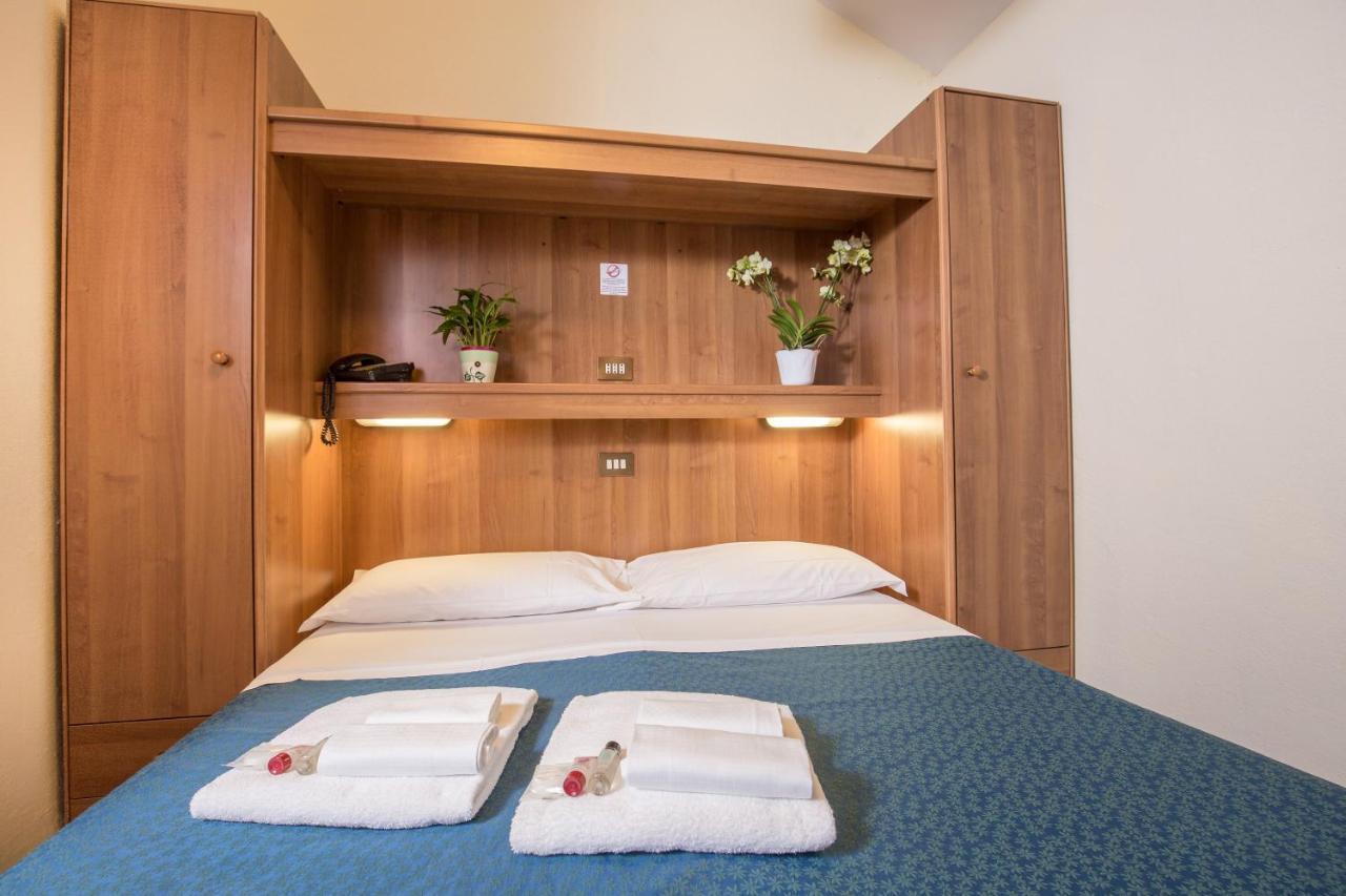 רומא Hotel Trastevere מראה חיצוני תמונה