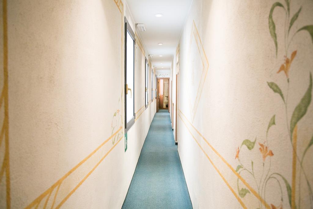 רומא Hotel Trastevere מראה חיצוני תמונה